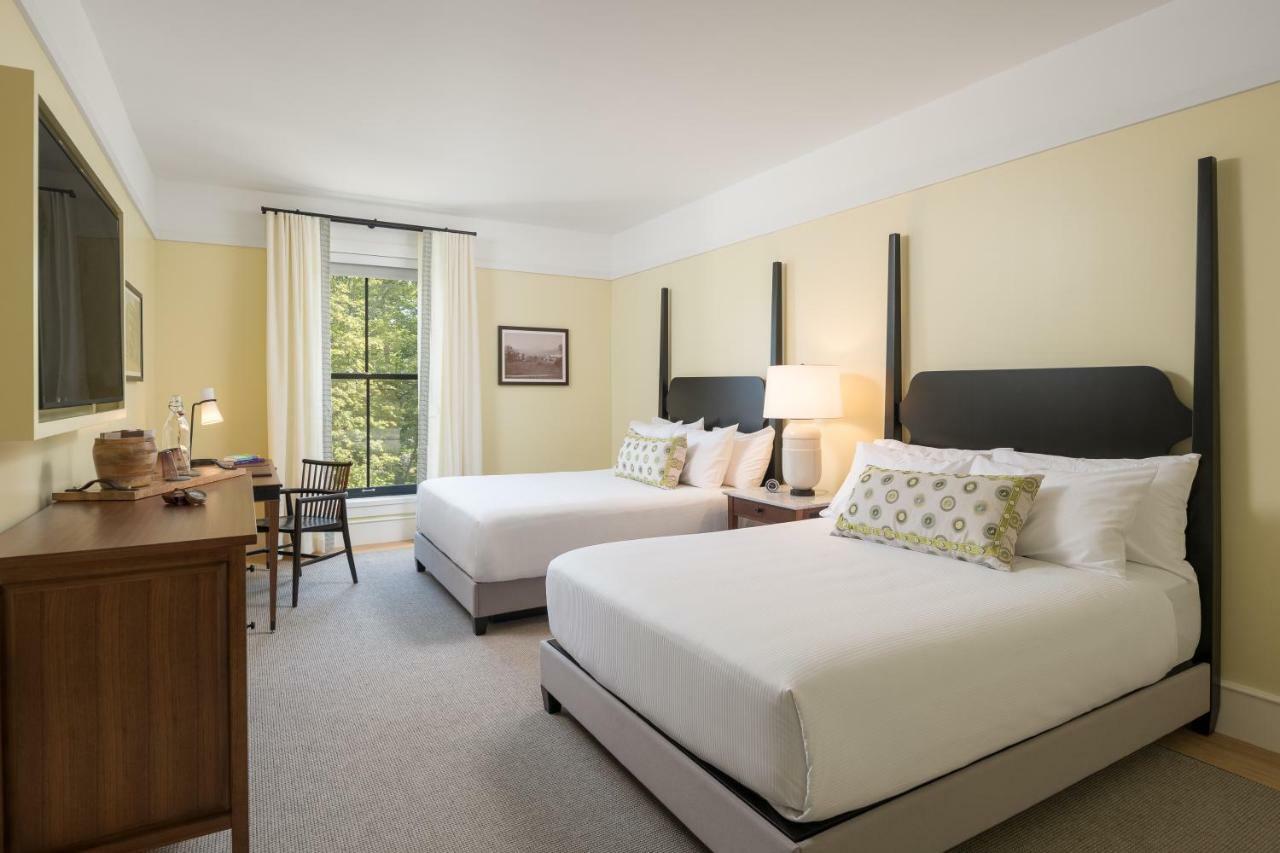 The Williams Inn Williamstown Bagian luar foto